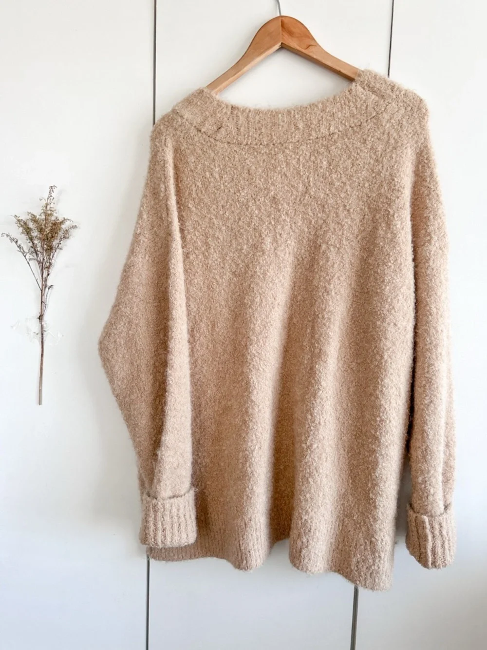Aerie Teddy Boucle V-Neck Sweater NWT • Sz Large